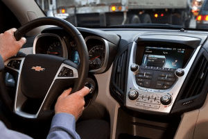 Manos libres para auto: Contesta las llamadas con seguridad