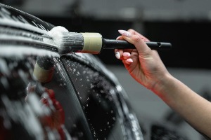 Rayones de auto: ¿Cómo quitarlos sin empeorarlos?