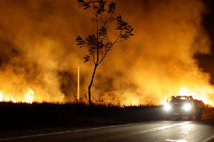 Carreteras peligrosas: Incendios forestales y riesgos en la vía