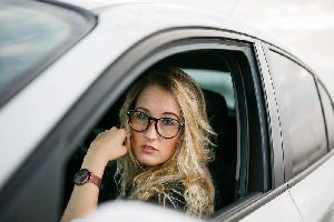 ¿En qué fijarse antes de comprar un auto usado?