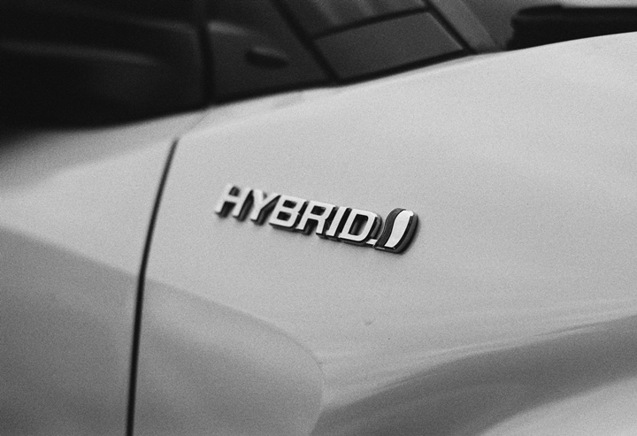 eléctricos e híbridos