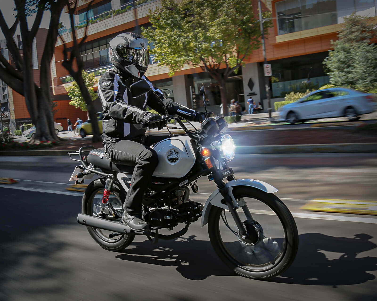 motos más baratas Vento Workman 125