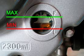 Nivel de aceite de motor en una moto