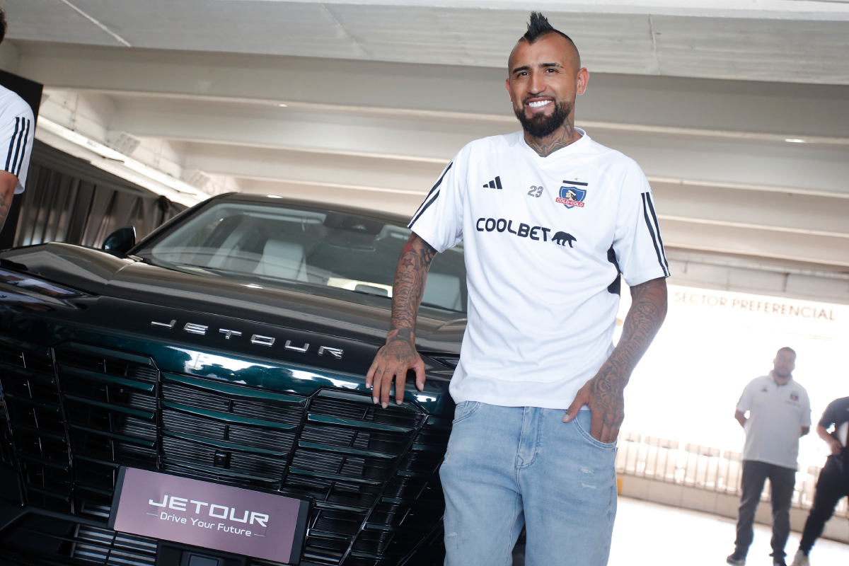 autos de Arturo Vidal Jetour