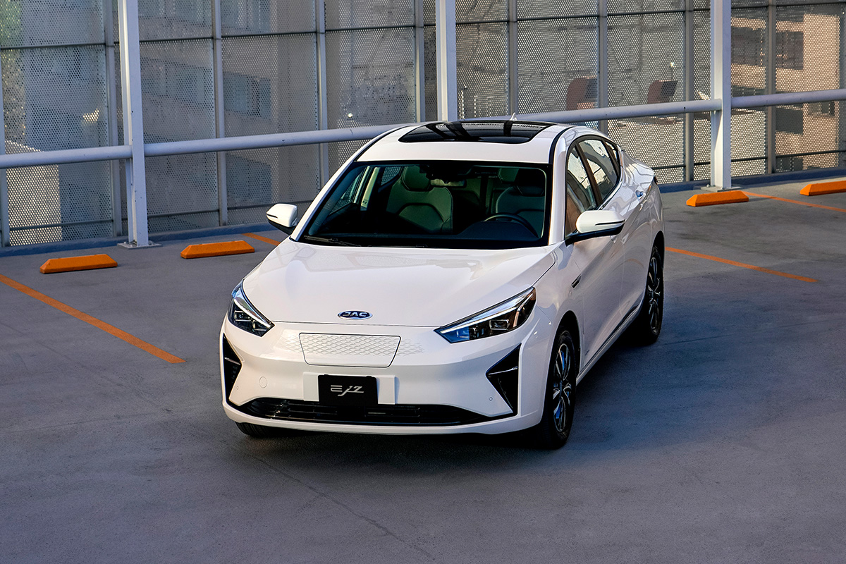 autos electricos en mexico: jac ej7