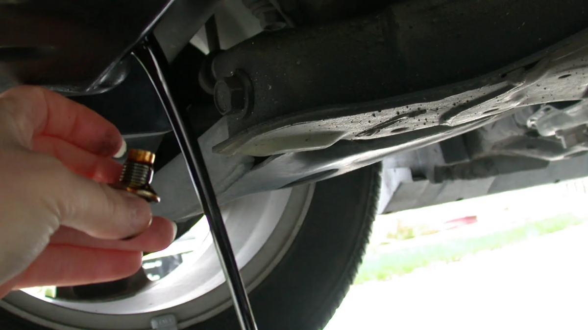 cómo cambiar el aceite de motor perno carter